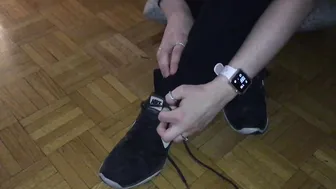 Sinfulsnowbunny Taking_My_Runners_Off_after_A_jog ManyVids