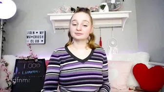 Delilah_Cass MV_Live-_Smoking,_BJ_&_Fingering ManyVids