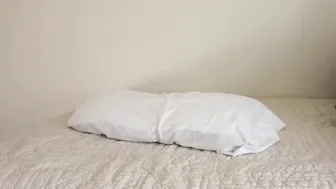 Holly_Holiday Riding_My_New_Pillow ManyVids