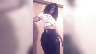 Bossy Delilah 2604 152