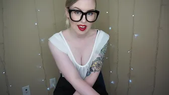 Mystie Mae Sexy Secretary Gives You a Handjob ManyVids