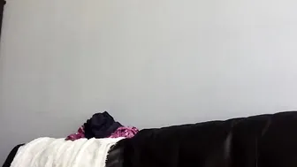 outrageousone  cum into webcamera