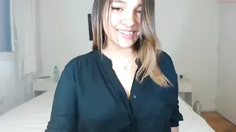 kkandcc  fingering her clitor