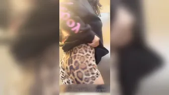 felicitygreens 05 01 2021 2002312514 Flying out to NY today I got horny in the airport