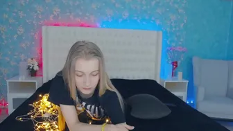 lily_you_shy_babe 4.03.2021 135_female chaturbate