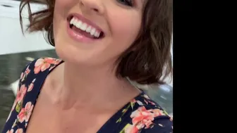 krissylynn 19 06.2019 7.76.2137 10 minutes fun BTS on set today wi