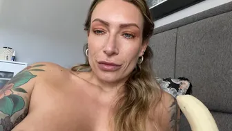 ava_austen 28 03.2020  3 Deepthroating a Whole Banana