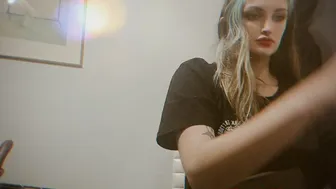 akiramaisuicide 30 12.2020  64 Another song for those of you who like seeing th