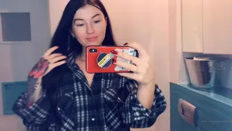 xmishacrossx 25 01 2020 Actually i came back to the bathroom for a round 2. L