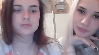 niceladyhere  Sticks her finger in her pussy