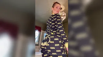 kleioxxx-17-11-2020-1270775031-Look_back_at_it.._DM_me_to_see_it_fall_off.