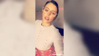 adrianachechik_Check out my new video now in your dm_22663284