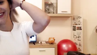 ana_rose  Fucking wet pussy with a finger