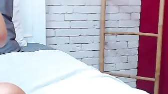 evenningsun  Sweetly fucks herself in a free chat