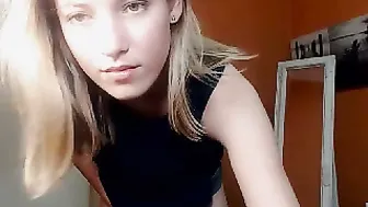 de_loress  slut with suction cup dildo