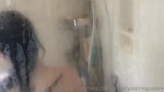 brooklynspringvalley 17 03 2019 5461086 Fun with my exfoliating scrub in the shower