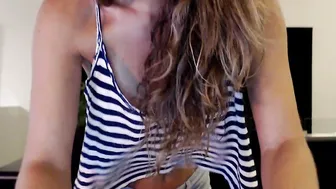 surfergirl121  chaturbate slut play with her pussy