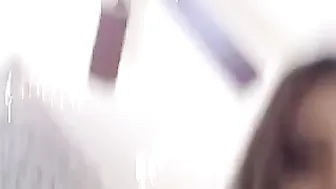 roxeeravens  making her fingers wet