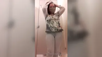 wetastherivers-15-06-2020-47311871-Public_bathroom_strip_tease