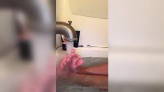 Daddy Destiny onlyfans bath soles 2