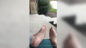 Daddy Destiny onlyfans outside tease