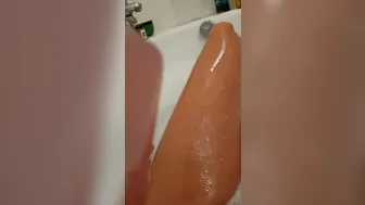 Anissa Kate onlyfans 18 10 27 2288501 Bubble bath.. 1080x1920