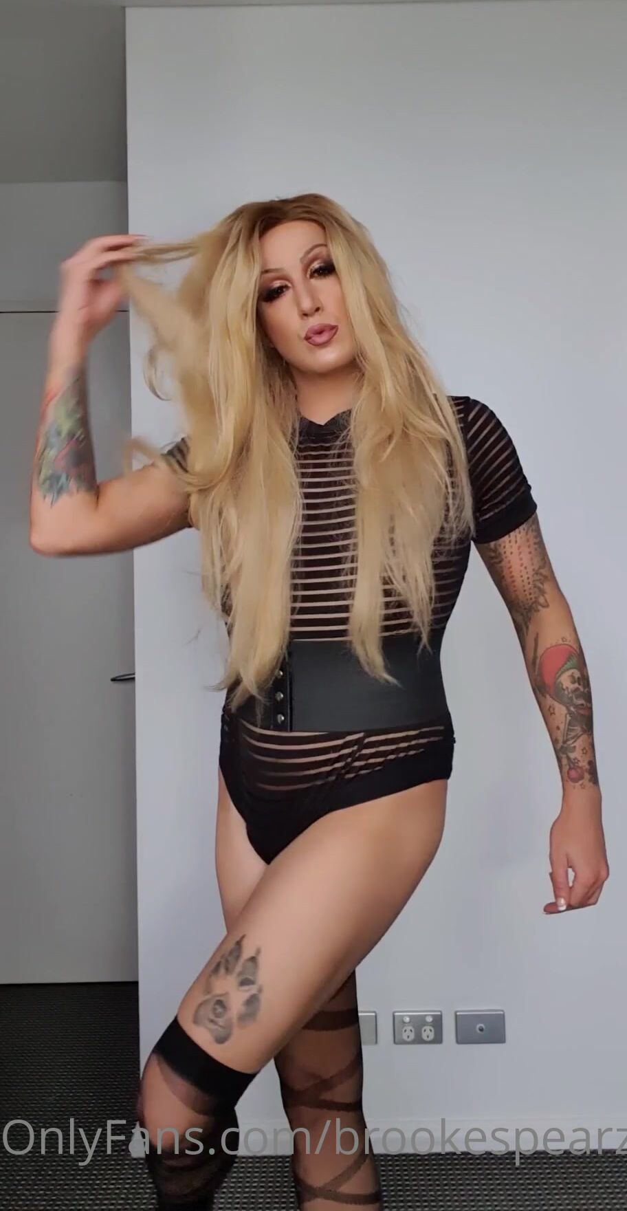 Brooke Spearz (Vert.) (167) - camHUB.cc