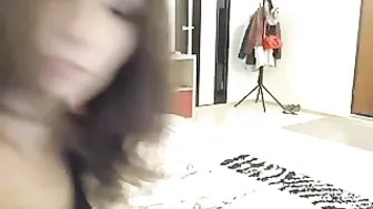 kim_yumi  Rubs her Clit while Fucking Pussy hole