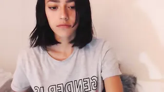 everlenn  shaking her ass in public chat