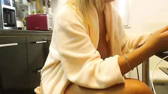 pricessdeea  Webcam show with butter