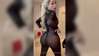 Lara Gabi aka gabrielalara onlyfans (2021.04.07) Lara Gabi (Vert.) (2)