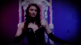 Ellie Idol_159 - Throttle & Poke Iii