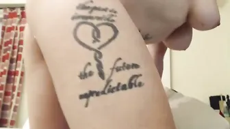 bob1326  parking glass toy inside her pussy