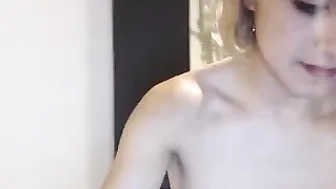 hippymia  trying fuck her Tight Pussy by huge dildo