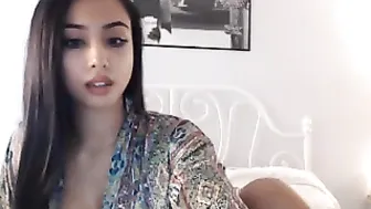 eva  Showed her pussy from the lower angel