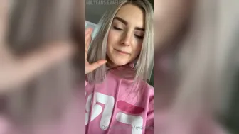 evaelfie onlyfans 5fcd5e50b003bbb3280a8 source