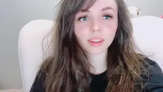 autumnvondoe_5e82c33c12310199fe3fb_source