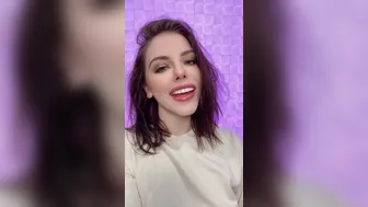 AdrianaChechik_5fad538806a444b09b3fdgg