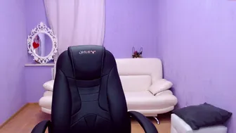 nani_kim likes to hammer in all holes