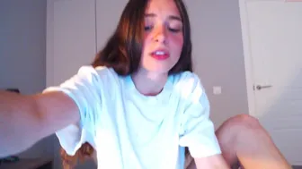 miley_k18 dark haired babe digging with sex machine