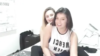 naughty_fairies  Gets orgams in webcam show