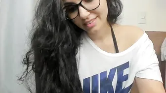 yasmin_hot  Fingering himself for tokens