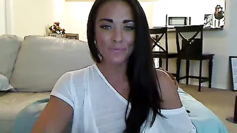 hallieharper  Fucks her pussy with her fingers