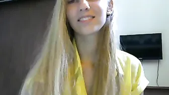 robyngood  Showed how beauteous her genitals