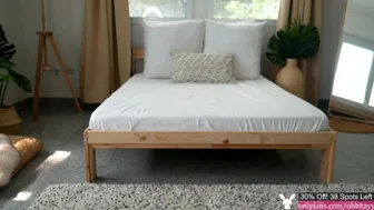 Blondiekayy lustful skin jerks off shaved cunt