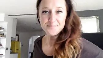 mslaratoff  Showed her ass in front of the camera