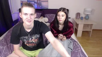 sarah_kurt_17092021_2047_couple_chaturbate