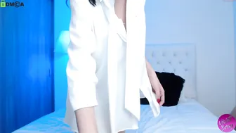 violett_bray  rubs pussy until deep orgasm