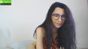 crystal_one_07092021_1302_female_chaturbate (1)