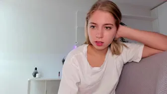 aggie_and_hanna_10092021_1345_female_chaturbate